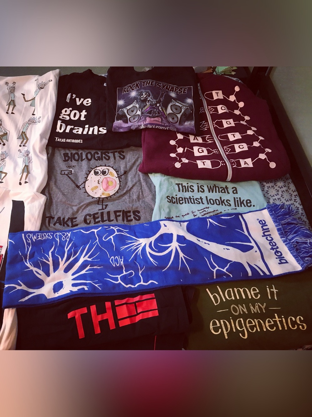 Neuroscience Blue Biotechne Neuron Ruffneck Scarf - Picture 3 of 14